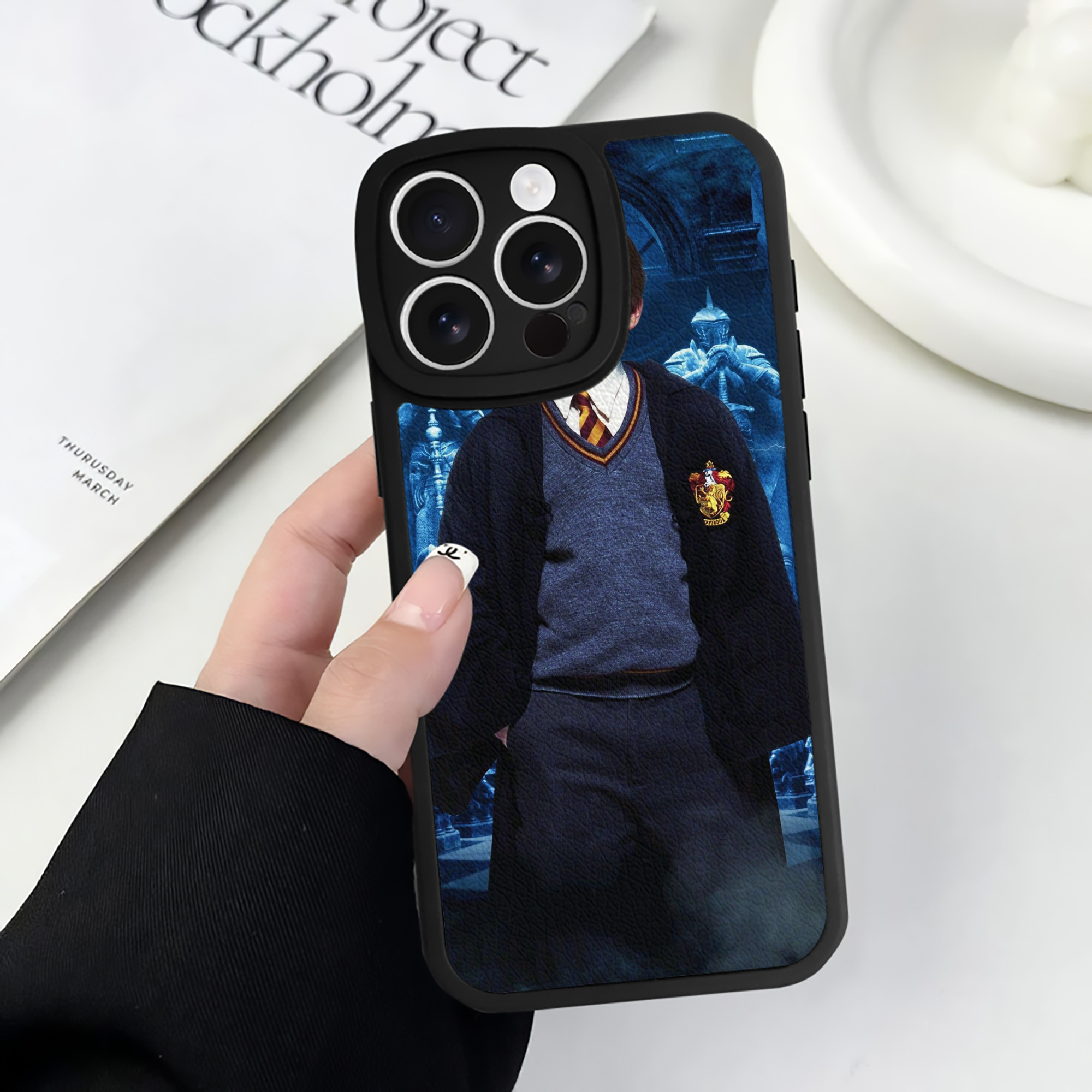 （画像用） Harry Potter ハリー・ポッターシリーズ 【iPhone 16シリーズ対応】シリコンスマホケース（レザー調） 材質：シリコン